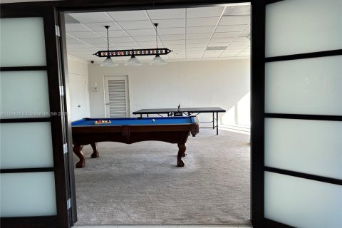 Condo in Hallandale Beach, Florida, 1 bedroom  № 1940748 - photo 19