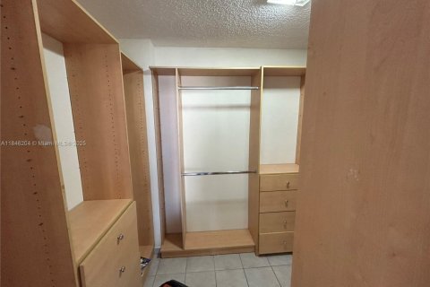 Condo in Hallandale Beach, Florida, 1 bedroom  № 1940748 - photo 14