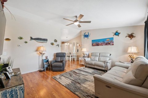 House in Port Richey, Florida 2 bedrooms, 101.08 sq.m. № 1813624 - photo 6