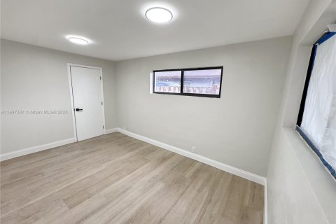 Villa ou maison à vendre à Fort Lauderdale, Floride: 5 chambres, 138.89 m2 № 1948798 - photo 18