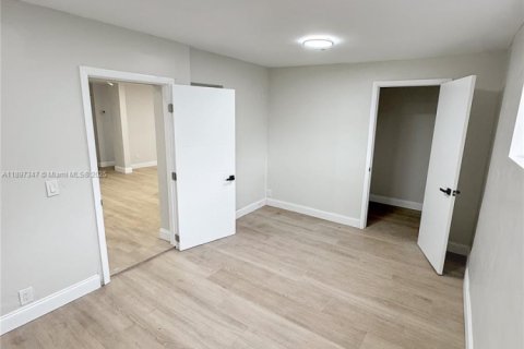 Villa ou maison à vendre à Fort Lauderdale, Floride: 5 chambres, 138.89 m2 № 1948798 - photo 5
