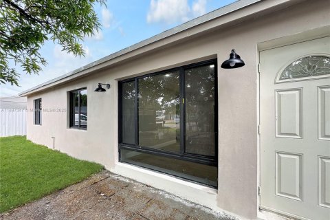 Villa ou maison à vendre à Fort Lauderdale, Floride: 5 chambres, 138.89 m2 № 1948798 - photo 4