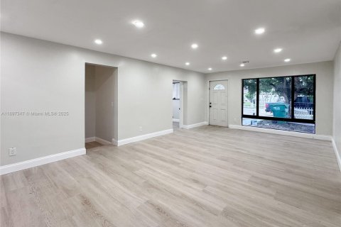 Villa ou maison à vendre à Fort Lauderdale, Floride: 5 chambres, 138.89 m2 № 1948798 - photo 15