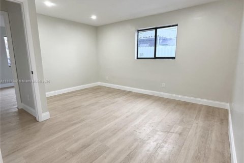 Villa ou maison à vendre à Fort Lauderdale, Floride: 5 chambres, 138.89 m2 № 1948798 - photo 17