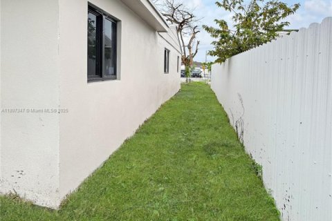 Villa ou maison à vendre à Fort Lauderdale, Floride: 5 chambres, 138.89 m2 № 1948798 - photo 12
