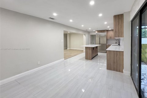Villa ou maison à vendre à Fort Lauderdale, Floride: 5 chambres, 138.89 m2 № 1948798 - photo 25