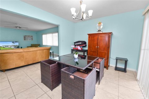 Condominio en venta en Lakeland, Florida, 2 dormitorios, 110.74 m2 № 2206635 - foto 9