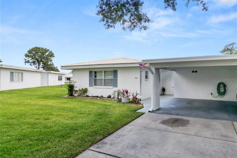 Condominio en venta en Lakeland, Florida, 2 dormitorios, 110.74 m2 № 2206635 - foto 2
