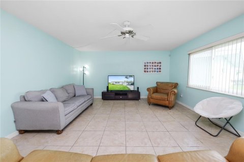 Condominio en venta en Lakeland, Florida, 2 dormitorios, 110.74 m2 № 2206635 - foto 7