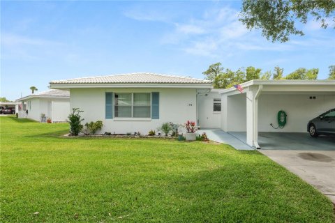 Condominio en Lakeland, Florida, 2 dormitorios № 2206635