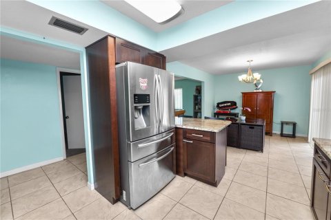 Condominio en venta en Lakeland, Florida, 2 dormitorios, 110.74 m2 № 2206635 - foto 14