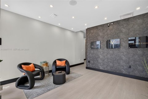 Commercial property in Miami, Florida № 2393031 - photo 6