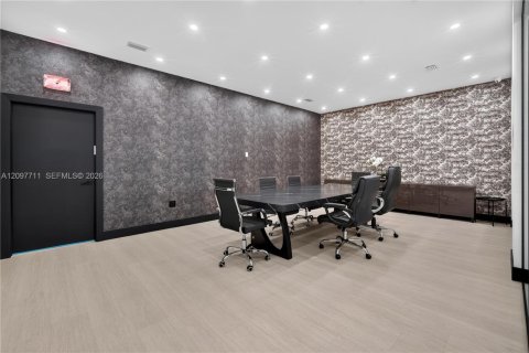Commercial property in Miami, Florida № 2393031 - photo 25