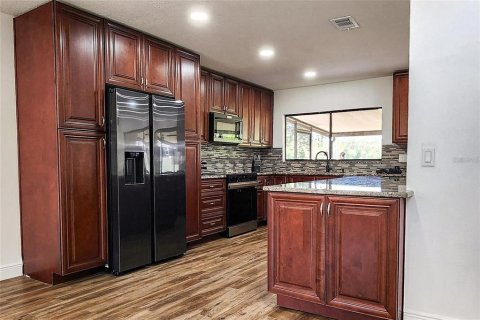 Casa en alquiler en Tampa, Florida, 4 dormitorios, 167.32 m2 № 2212913 - foto 7