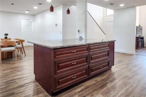Casa en alquiler en Tampa, Florida, 4 dormitorios, 167.32 m2 № 2212913 - foto 10