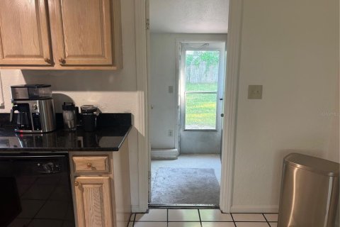 House in Saint Petersburg, Florida 3 bedrooms, 104.61 sq.m. № 1680668 - photo 8