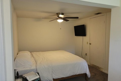 House in Saint Petersburg, Florida 3 bedrooms, 104.61 sq.m. № 1680668 - photo 9