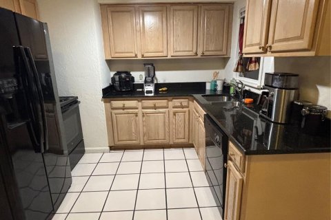 House in Saint Petersburg, Florida 3 bedrooms, 104.61 sq.m. № 1680668 - photo 6