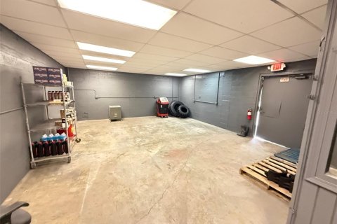 Immobilier commercial à vendre à Opa-locka, Floride: 237.09 m2 № 2147398 - photo 9