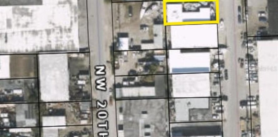 Immobilier commercial à Opa-locka, Floride 237.09 m2 № 2147398