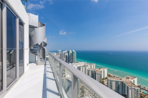 Condo à Hollywood, Floride, 2 chambres  № 2079832