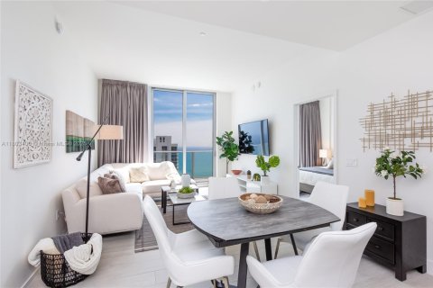 Copropriété à louer à Hollywood, Floride: 2 chambres, 95.69 m2 № 2079832 - photo 4