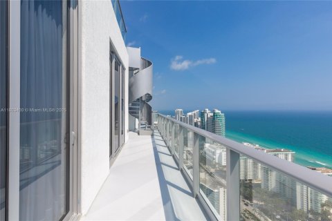 Copropriété à louer à Hollywood, Floride: 2 chambres, 95.69 m2 № 2079832 - photo 27