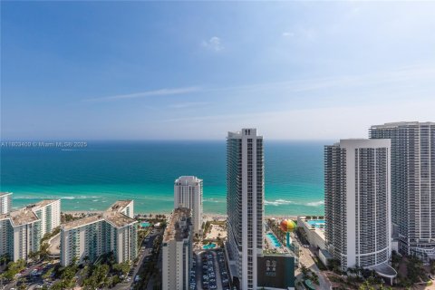 Copropriété à louer à Hollywood, Floride: 2 chambres, 95.69 m2 № 2079832 - photo 30