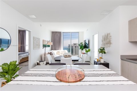 Copropriété à louer à Hollywood, Floride: 2 chambres, 95.69 m2 № 2079832 - photo 5