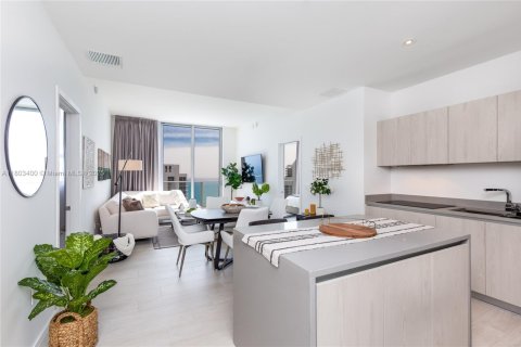 Copropriété à louer à Hollywood, Floride: 2 chambres, 95.69 m2 № 2079832 - photo 3