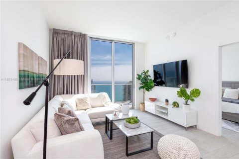 Copropriété à louer à Hollywood, Floride: 2 chambres, 95.69 m2 № 2079832 - photo 2