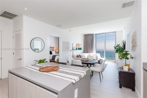 Copropriété à louer à Hollywood, Floride: 2 chambres, 95.69 m2 № 2079832 - photo 15