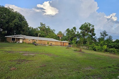 House in Lakeland, Florida 2 bedrooms, 152.36 sq.m. № 1915903 - photo 5