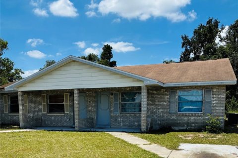 Commercial property in Lake Alfred, Florida 4 bedrooms, 185.8 sq.m. № 2230483 - photo 5