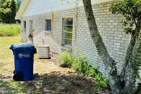 Commercial property in Lake Alfred, Florida 4 bedrooms, 185.8 sq.m. № 2230483 - photo 6