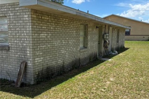 Commercial property in Lake Alfred, Florida 4 bedrooms, 185.8 sq.m. № 2230483 - photo 3