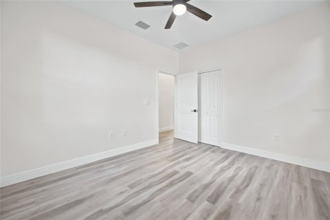 House in Eustis, Florida 3 bedrooms, 130.34 sq.m. № 2424071 - photo 21