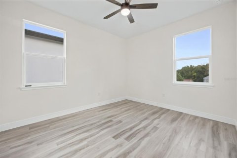 House in Eustis, Florida 3 bedrooms, 130.34 sq.m. № 2424071 - photo 20