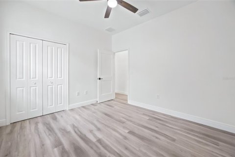 House in Eustis, Florida 3 bedrooms, 130.34 sq.m. № 2424071 - photo 17