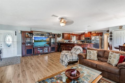 Casa en venta en Punta Gorda, Florida, 4 dormitorios № 1755837 - foto 4