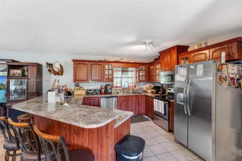 Casa en venta en Punta Gorda, Florida, 4 dormitorios № 1755837 - foto 8