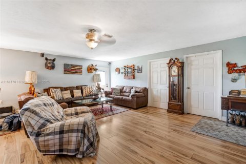 Casa en venta en Punta Gorda, Florida, 4 dormitorios № 1755837 - foto 6