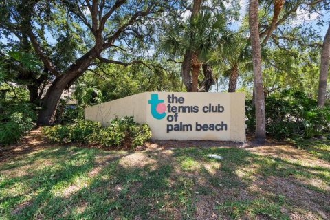 Condo in West Palm Beach, Florida, 2 bedrooms  № 2176953 - photo 2