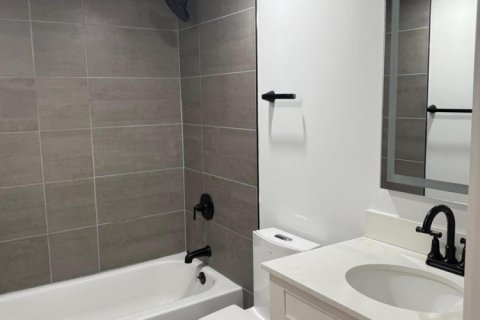 Condo in West Palm Beach, Florida, 2 bedrooms  № 2176953 - photo 24
