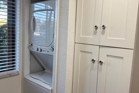 Condo in West Palm Beach, Florida, 2 bedrooms  № 2176953 - photo 11