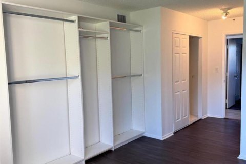 Condo in West Palm Beach, Florida, 2 bedrooms  № 2176953 - photo 18
