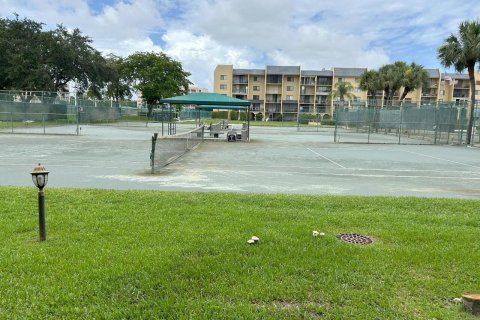Condo in West Palm Beach, Florida, 2 bedrooms  № 2176953 - photo 28