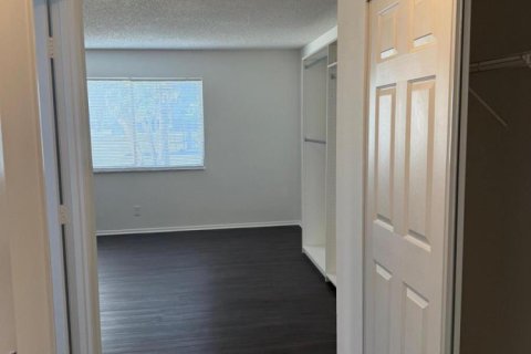 Condo in West Palm Beach, Florida, 2 bedrooms  № 2176953 - photo 14