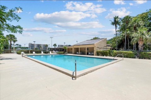 Condo in West Palm Beach, Florida, 2 bedrooms  № 2176953 - photo 26
