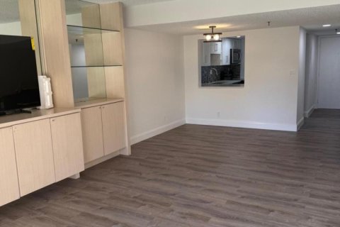 Condo in West Palm Beach, Florida, 2 bedrooms  № 2176953 - photo 6